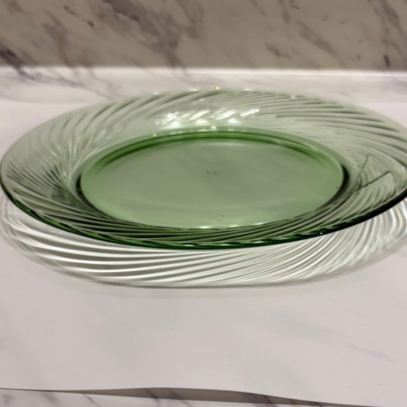 Pyrex Festiva Swirl Light Green Glass Dinner Plates Set of 4 - Picture 5 of 6